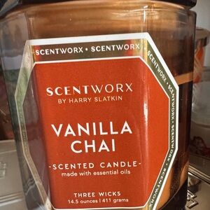 ScentWorx Vanilla Chai Scented Candle - Warm Brown